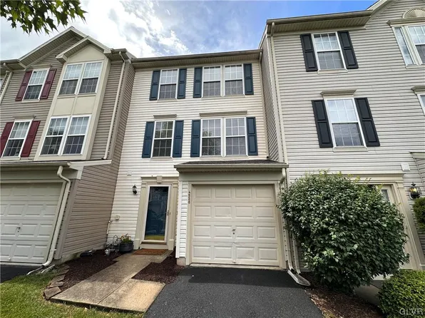 4528 Jasmine Dr, Center Valley, PA 18034