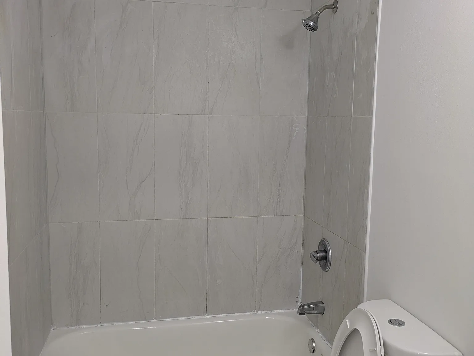 2 bed, 1003 sqft, $999 — Photo 2