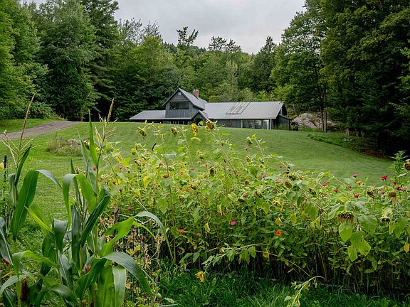 4th image of 2640 Main Road