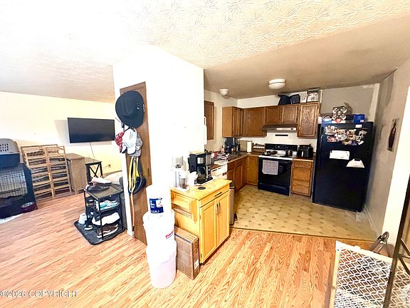 3rd image of 1210 Valley St