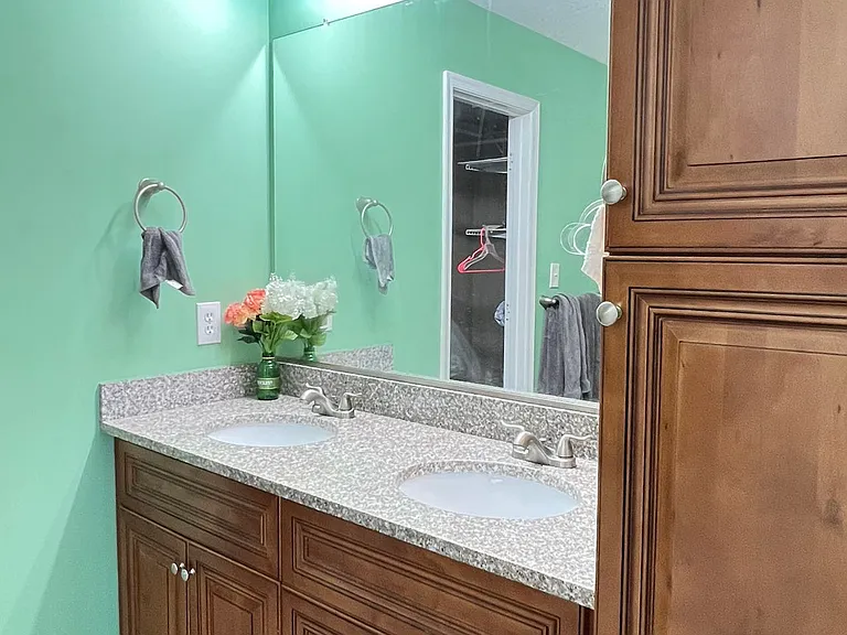 8202 Edwin Dr — Photo 14