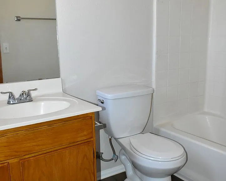 8100 Fernwood Ave — Photo 10