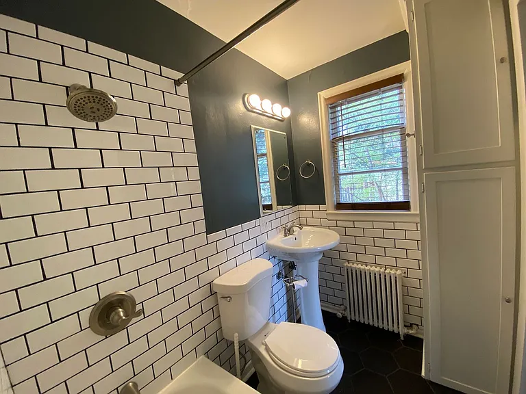 1226 W 5th Ave — Photo 50