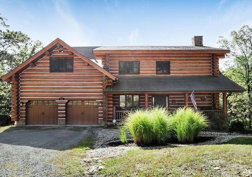 1st image of 226 Twin Oaks Dr