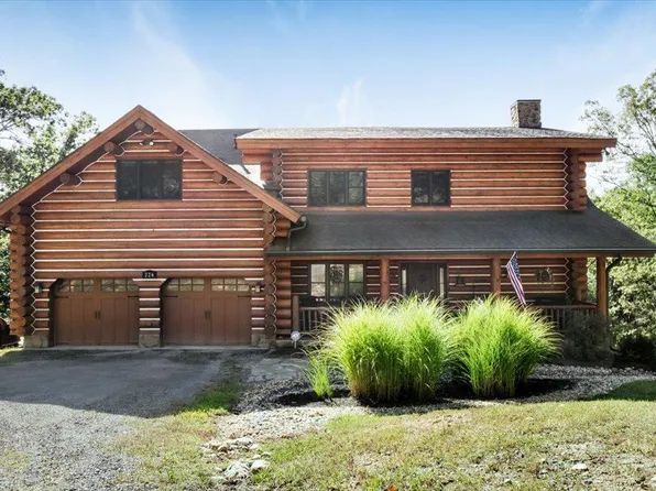 226 Twin Oaks Dr, Bentonville, VA 22610