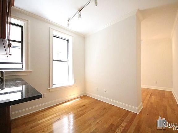 3rd image of 10 Morton St APT 5D