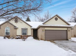 2110 Pleasant Dr #46, Walled Lake, MI 48390