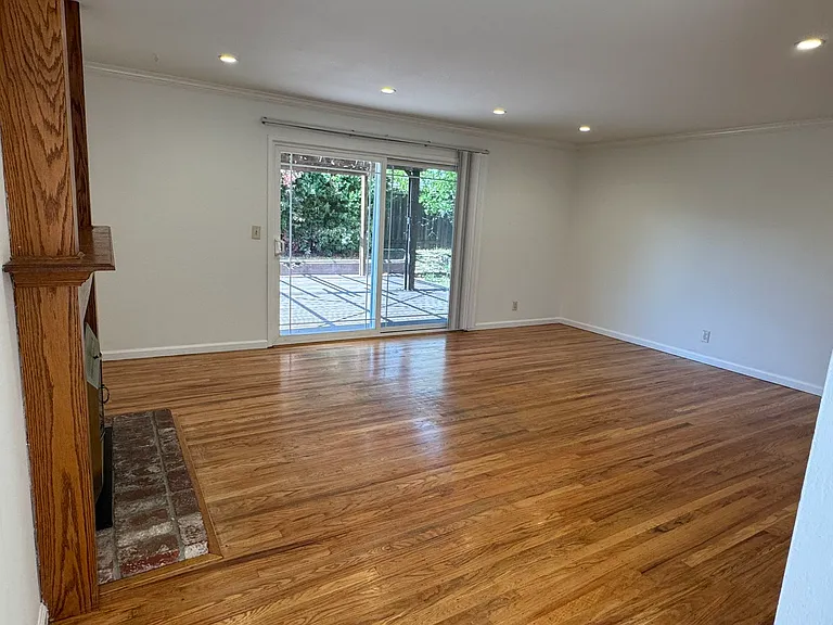 465 Craycroft Dr #1 — Photo 9
