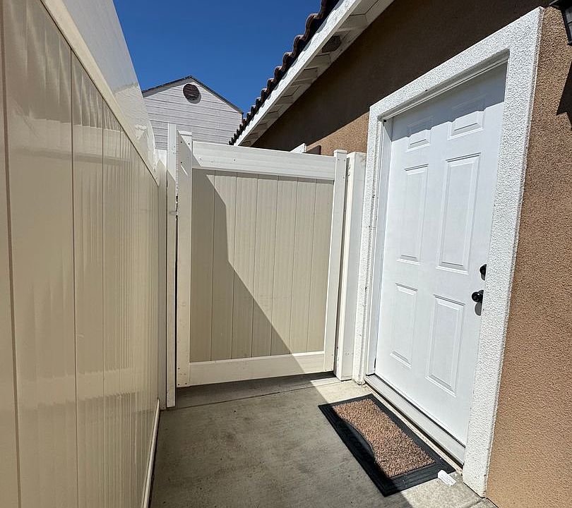 1st image of 2020 Orchard Dr #1/2
