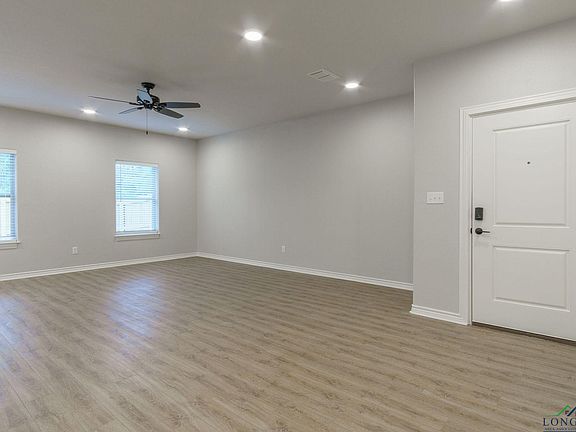 2nd image of 2112 Oak Hollow St