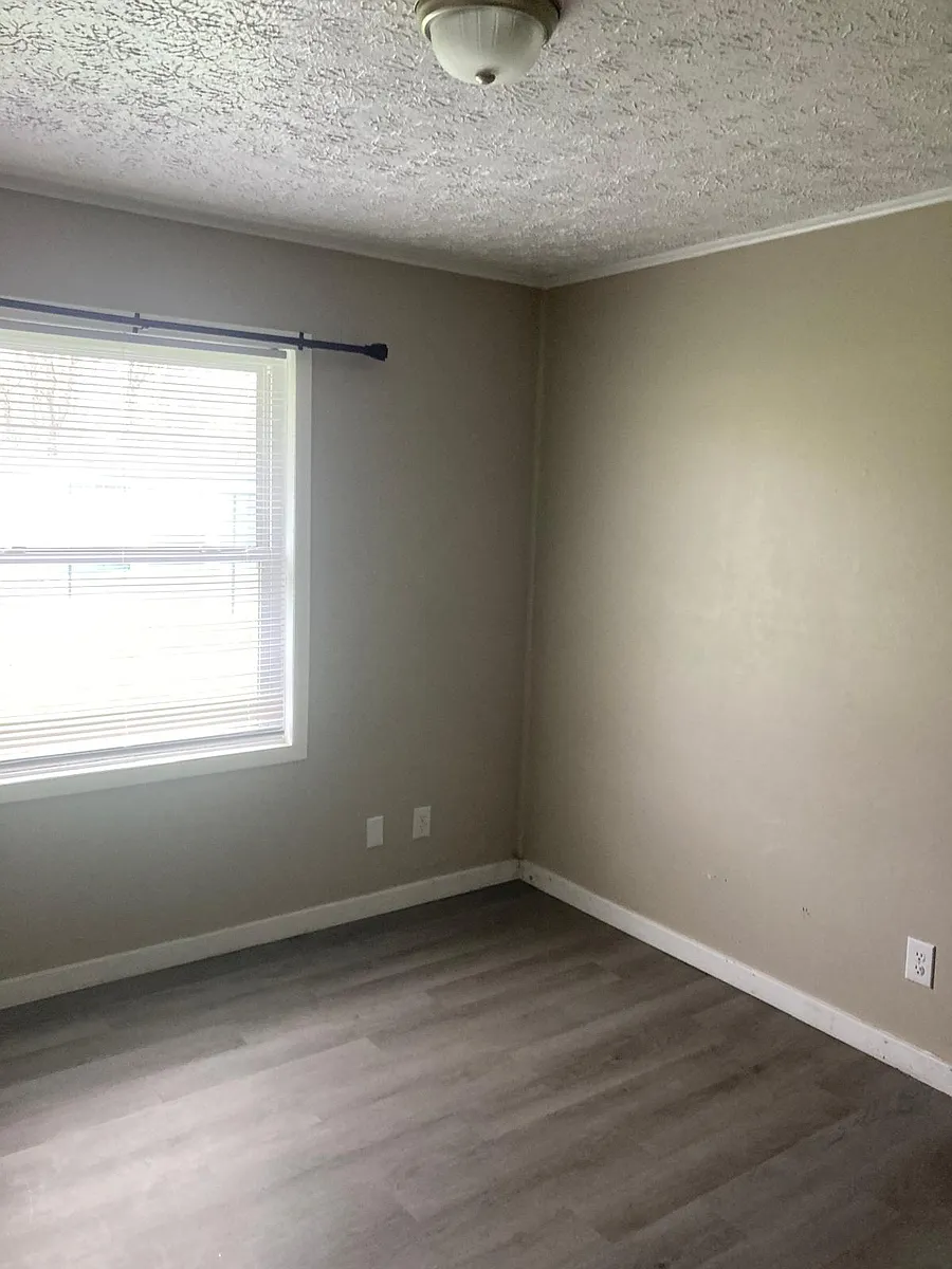 Building Photo - 70 Fairview Dr #5