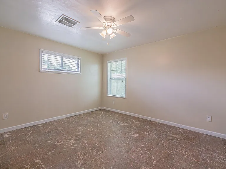 4113 Edison St — Photo 16