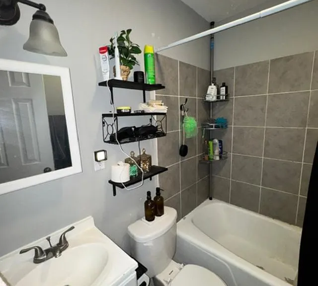 411 S Walnut St #4 — Photo 8