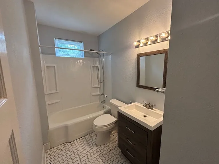 932 Munsen Spring Dr — Photo 9