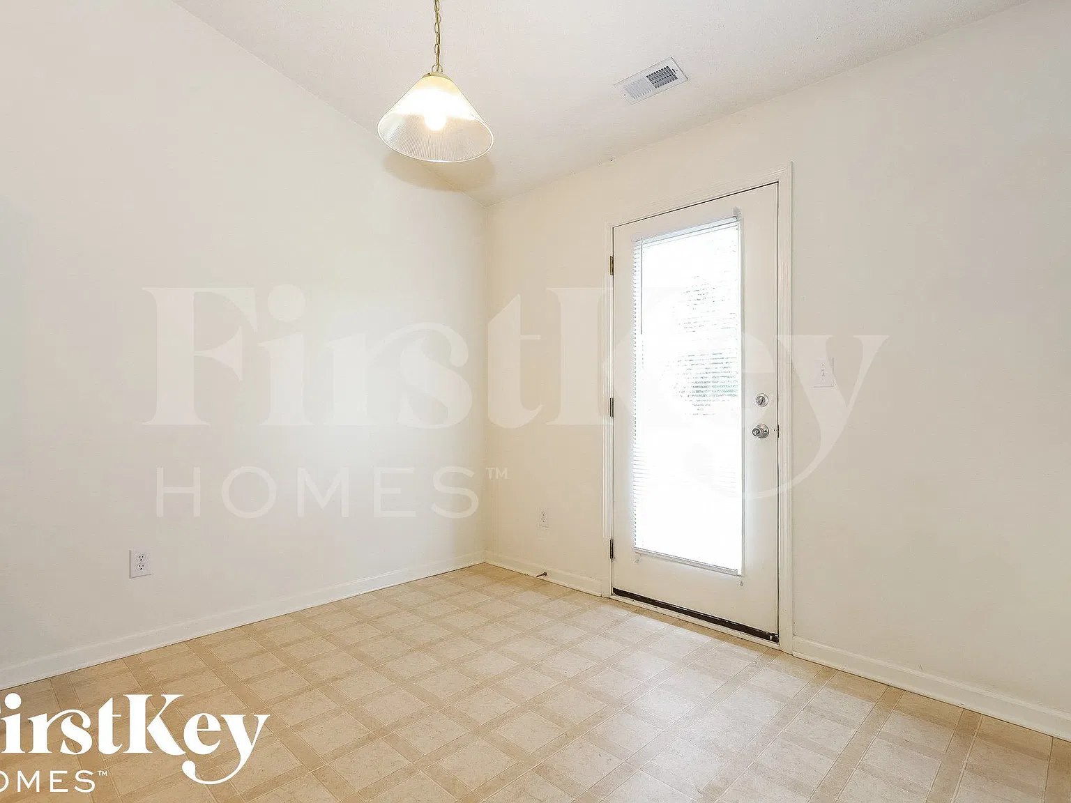 3 bed, 2.0 bath, 1500 sqft, $2,150 — Photo 4