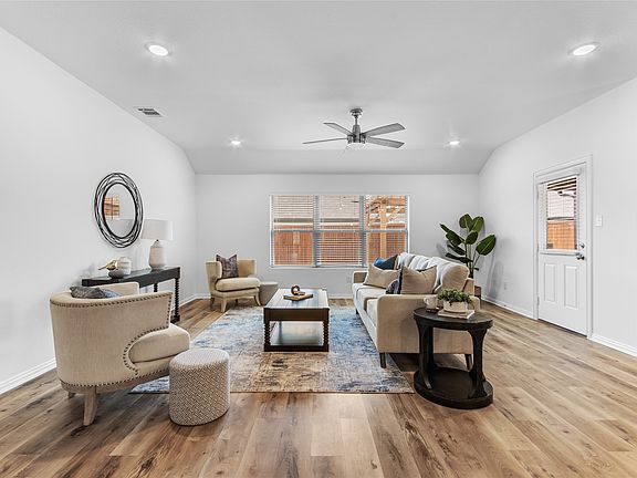 5th image of 544 Hickory Ridge Dr