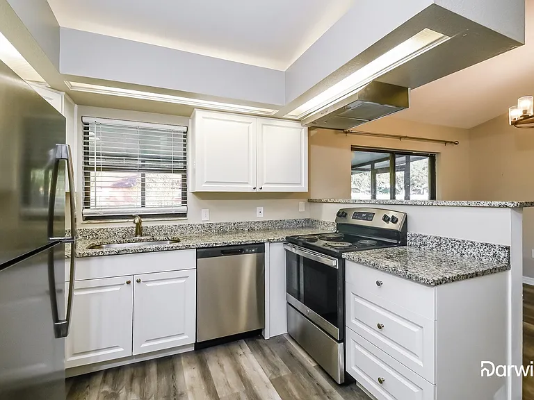 7986 Benjamin Dr — Photo 2