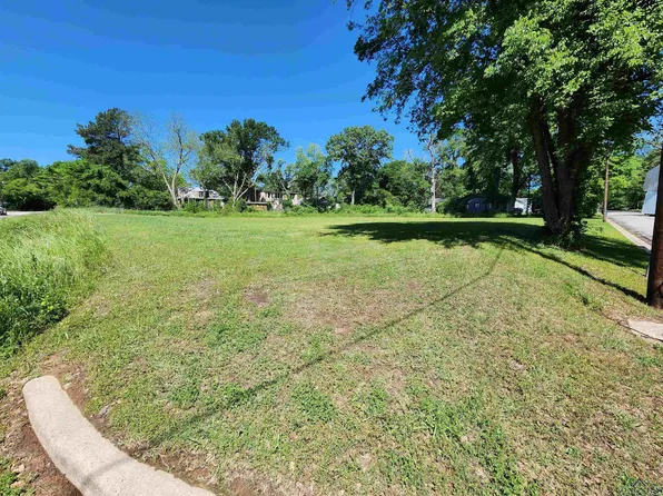 Pecan St, Marshall, TX 75670