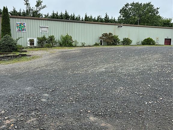 4th image of 593 Andrews Ridge Road