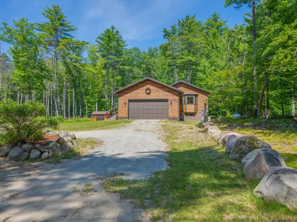 30 Hawthorne Ln, Jay, NY 12941