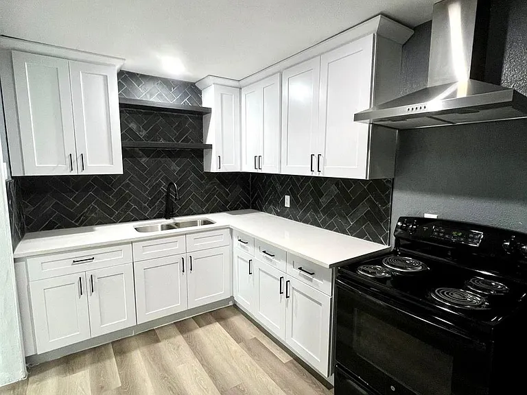 2107 Garvey Dr — Photo 12