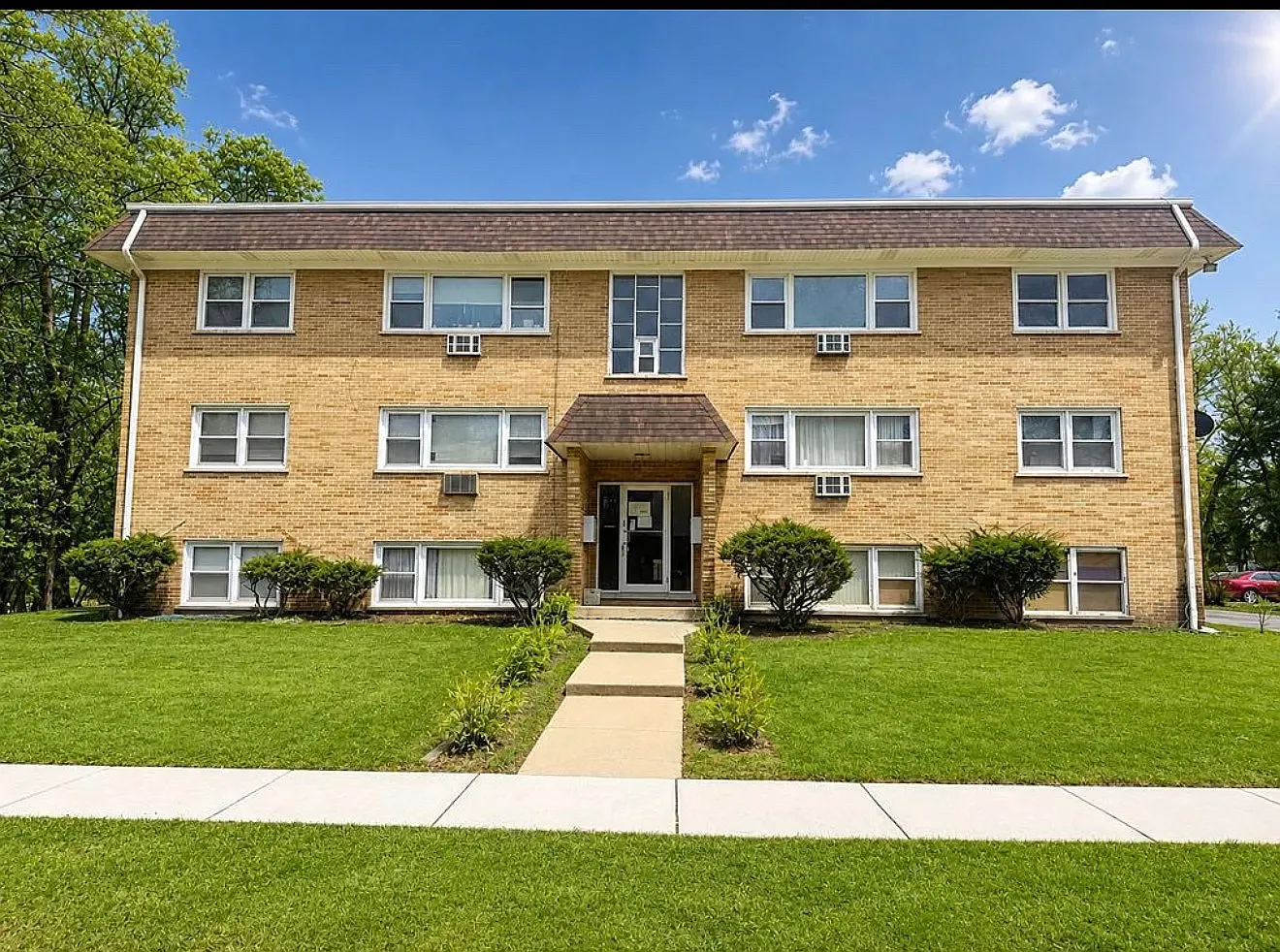 2 bed, 800 sqft, $1,800 — Photo 1