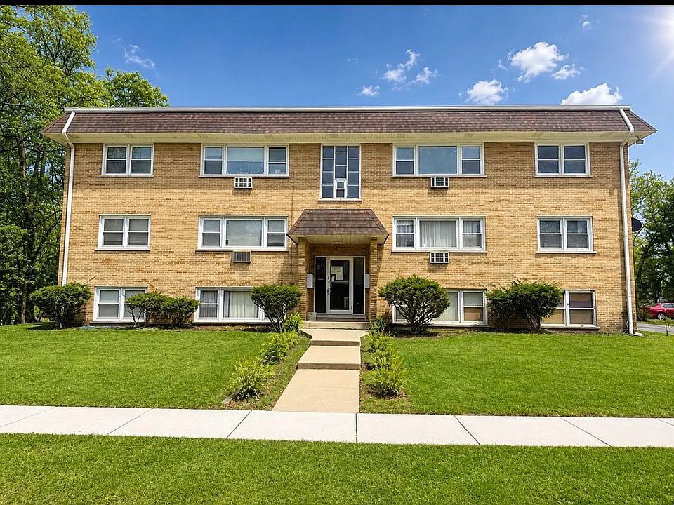 1st image of 255 E Oak St APT 5