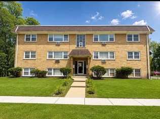 255 E Oak St APT 5, Addison, IL 60101