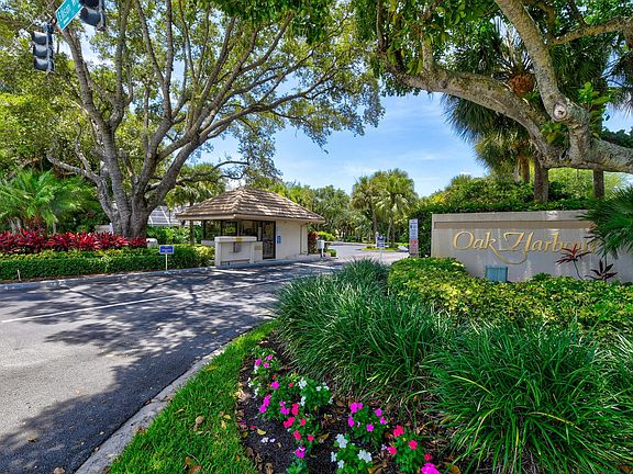 2nd image of 311 Oak Harbour Dr #311