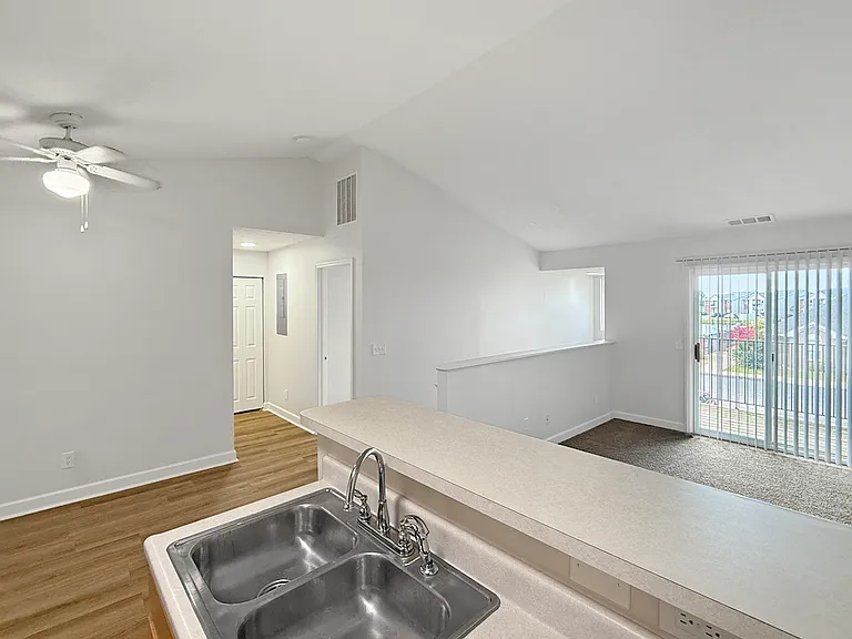 Cross Lake Apartments — Photo 104