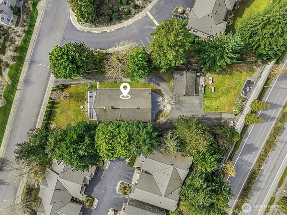 3rd image of 18654 NE 55th Street