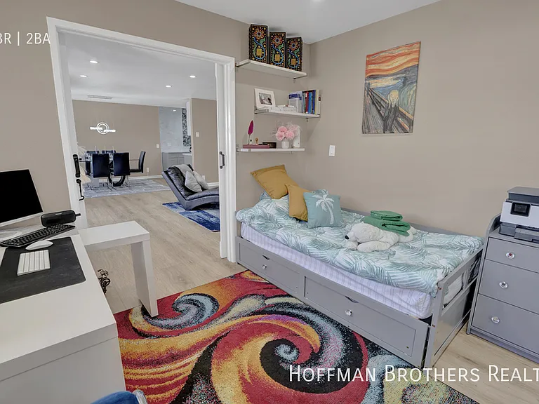 121 N Croft Ave #308 — Photo 10