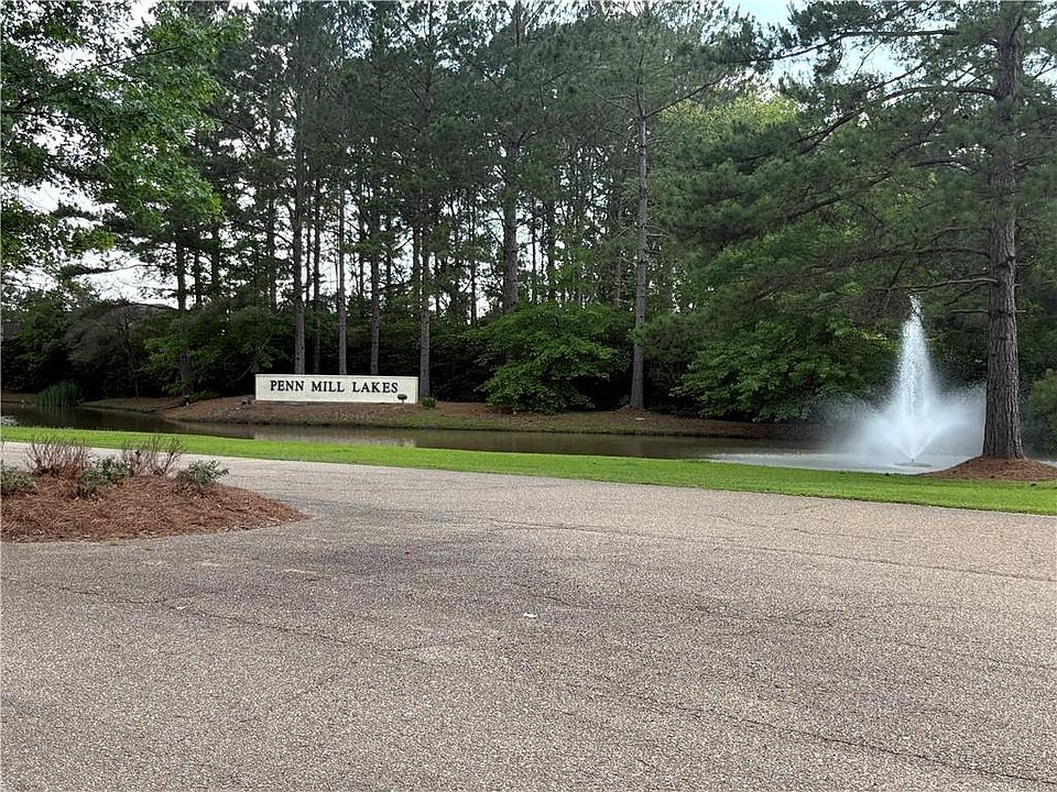 1st image of 700 Lakeview Ln
