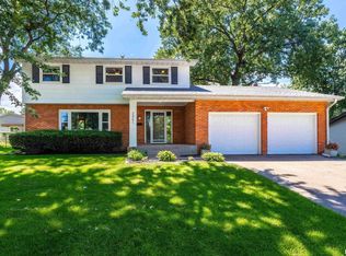 2451 E Columbia Ave, Davenport, IA 52803
