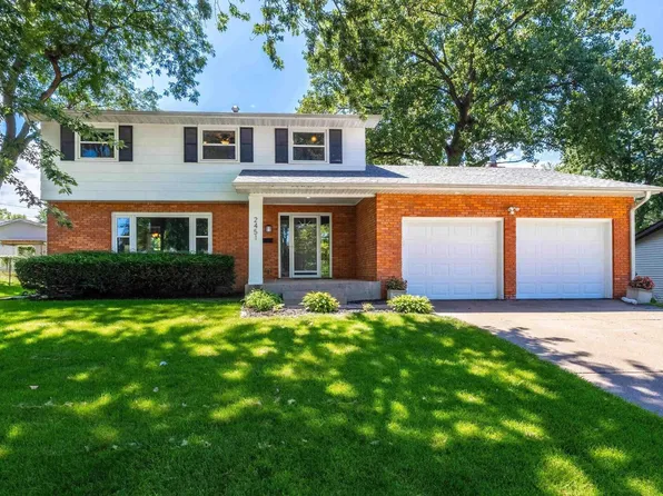 2451 E Columbia Ave, Davenport, IA 52803