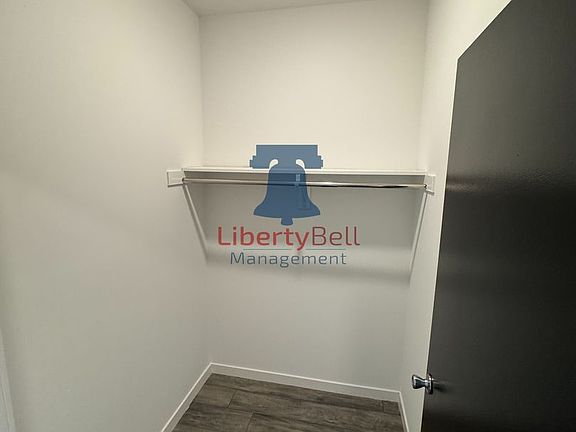 5th image of 6641 Lansdowne Ave #2