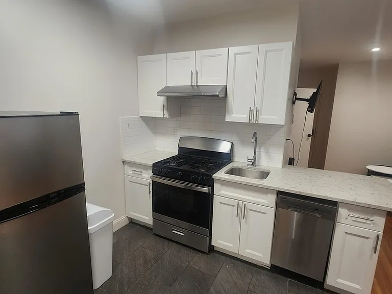 157 W 106th St #4C — Photo 3