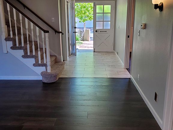 3rd image of 3592 Arbutus Ave