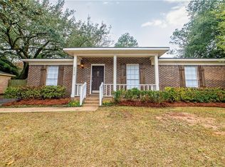 2616 Longleaf Dr, Mobile, AL 36693