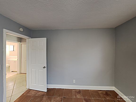 5th image of 2760 NW 25th St