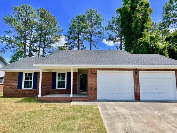 573 Prestige Blvd, Fayetteville, NC 28314