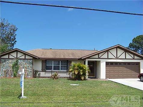 1st image of 723 SE Floresta Dr