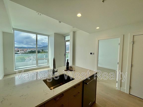 4th image of 1191 Sunset Dr #605
