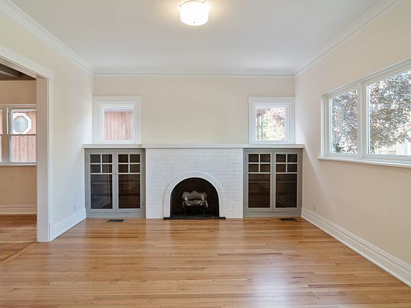 2nd image of 1026 Elgin Ave