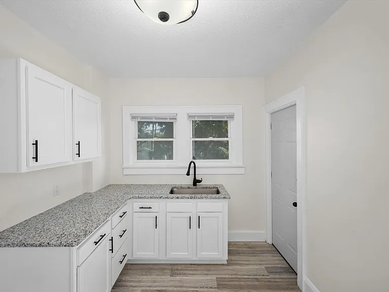 316 Morrison Dr #UPPER — Photo 9