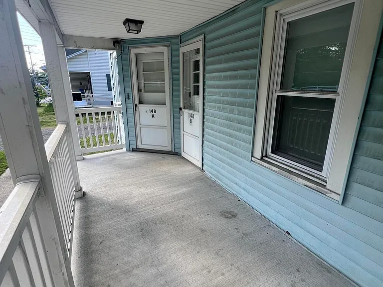 148 W Sylvania Ave #B — Photo 24