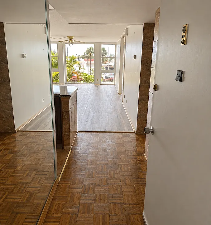 7400 Sun Island Dr #205