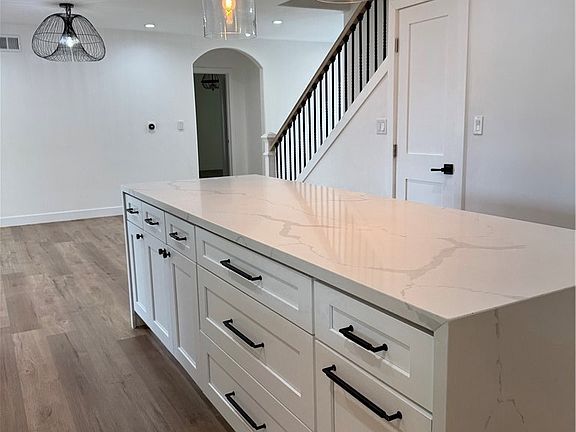 2nd image of 380 Mira Loma Pl