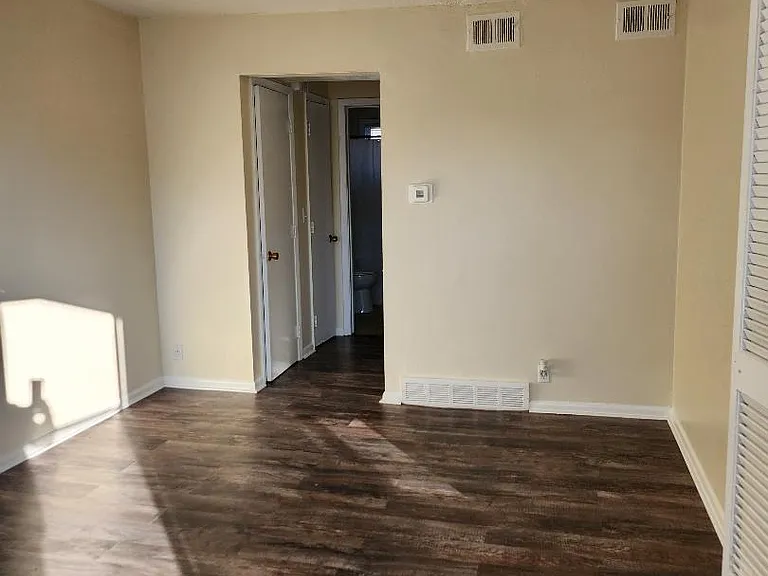 350 N 35th St #1 — Photo 3