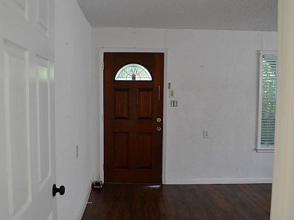 3rd image of 8443 Blankenship Dr